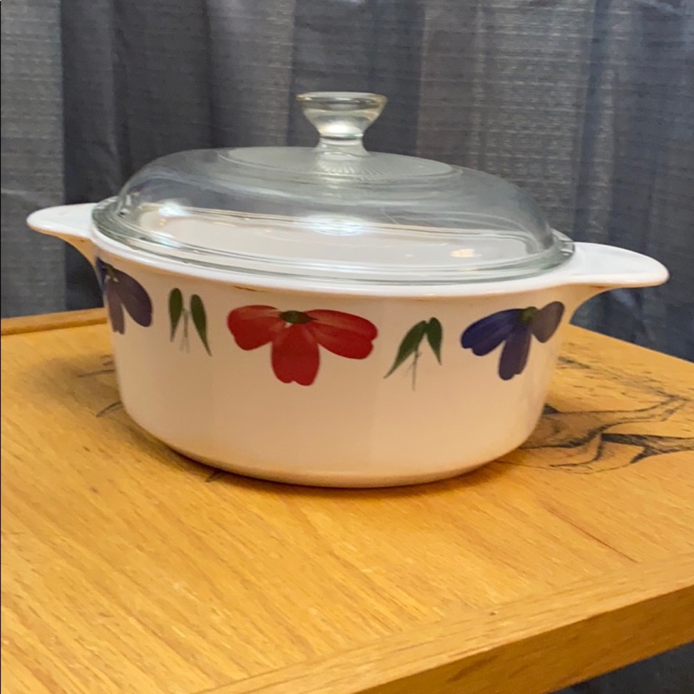 Vintage Pyrex casserole